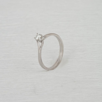 Solitaire femme en Or Blanc 18 Carats Ref 68926 | Chichkhane
