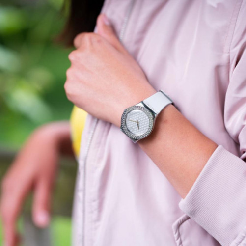SWATCH YLS216
